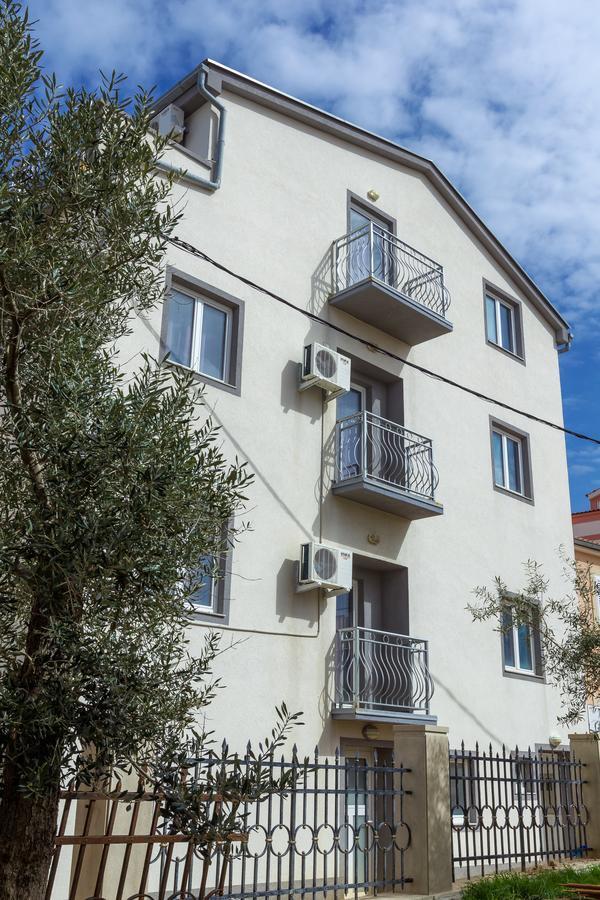 Apartments In City Center Ventus ノヴァリャ エクステリア 写真